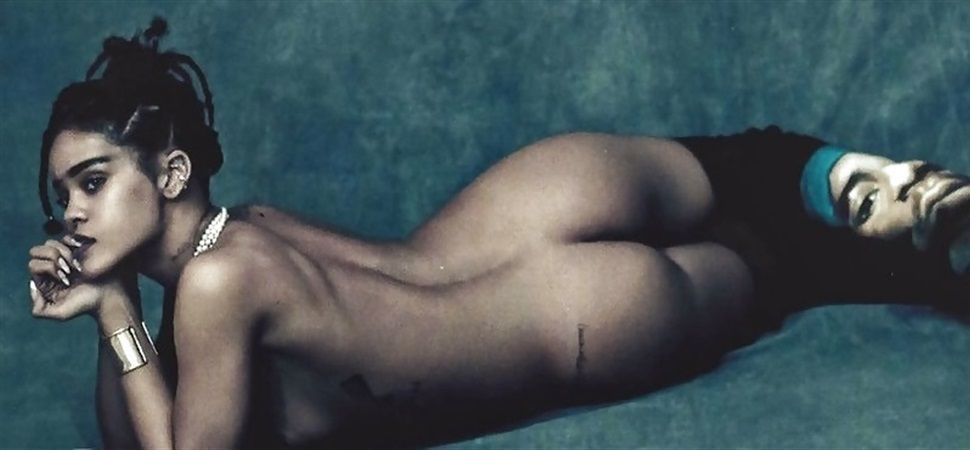 Lady L. reccomend Rihanna naked ass