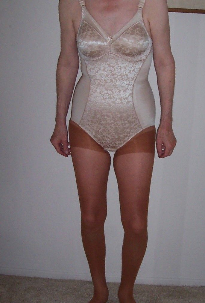 Punkin reccomend Pantyhose and girdle pics
