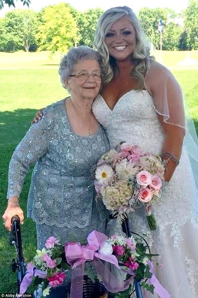 Grandma show granddaughter first lesbian experience