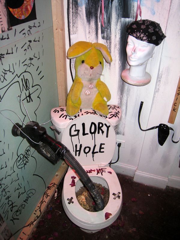 Pictures Of Gloryholes