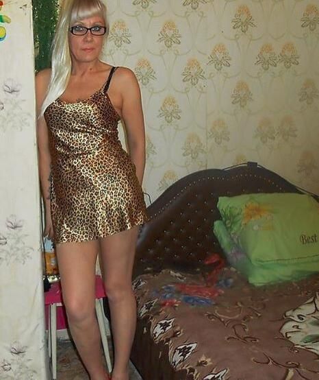 Mature adults dating online