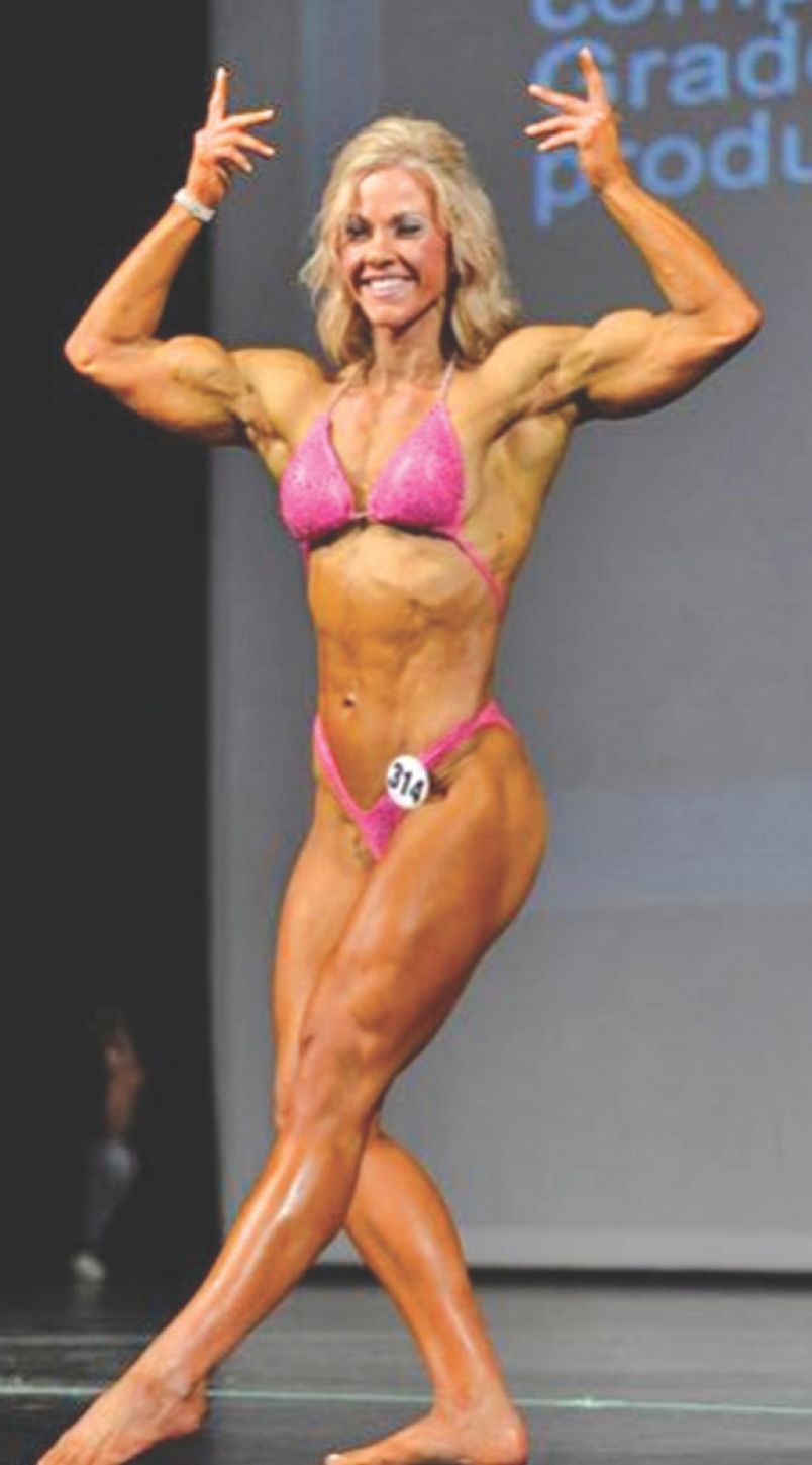 Amateur submitted female bodybuilding pic  pic picture