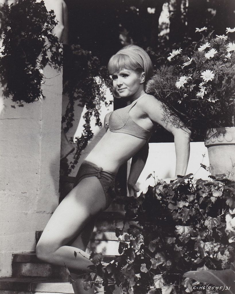 Topless debbie reynolds Debbie Reynolds