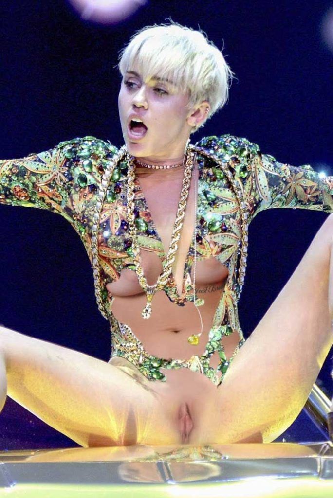 Miley cyrus sexy nude tongue pussy