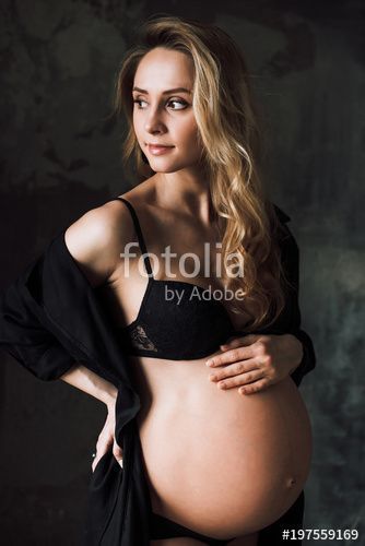 Sabriel reccomend Pregnant erotica images