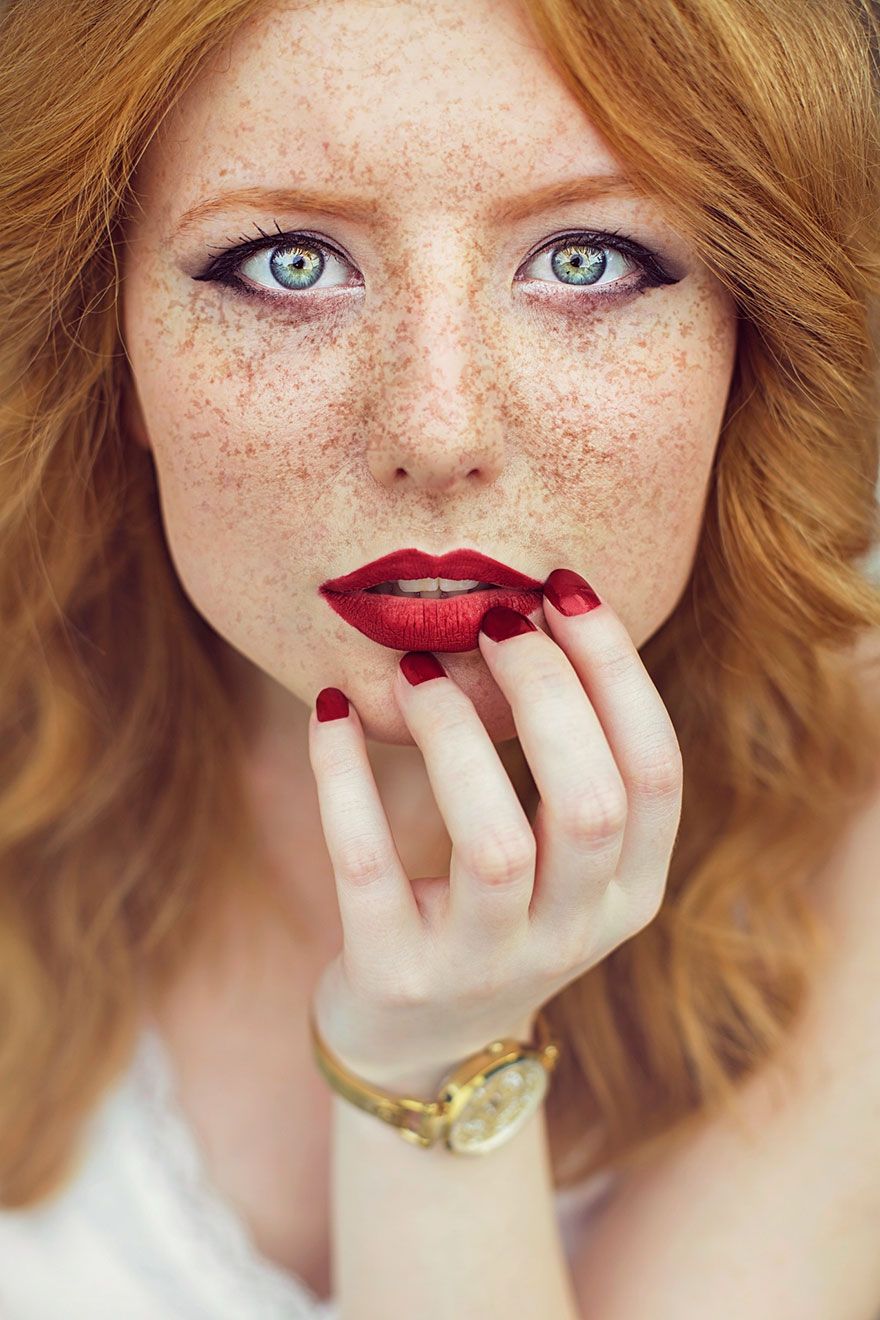 Redhead with a mouth full