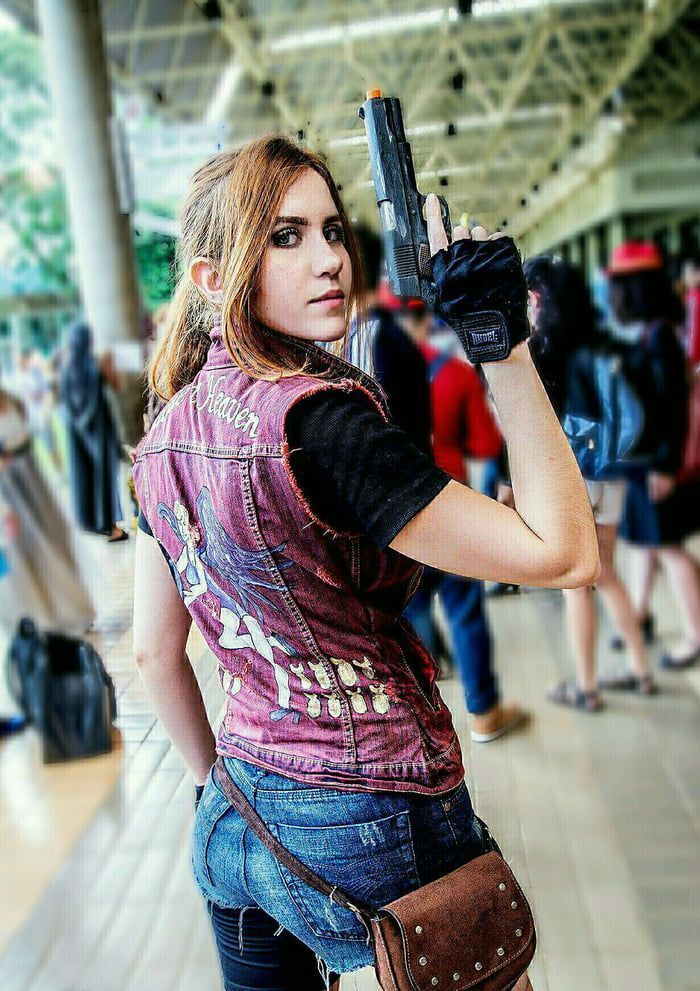 Claire redfield cosplay